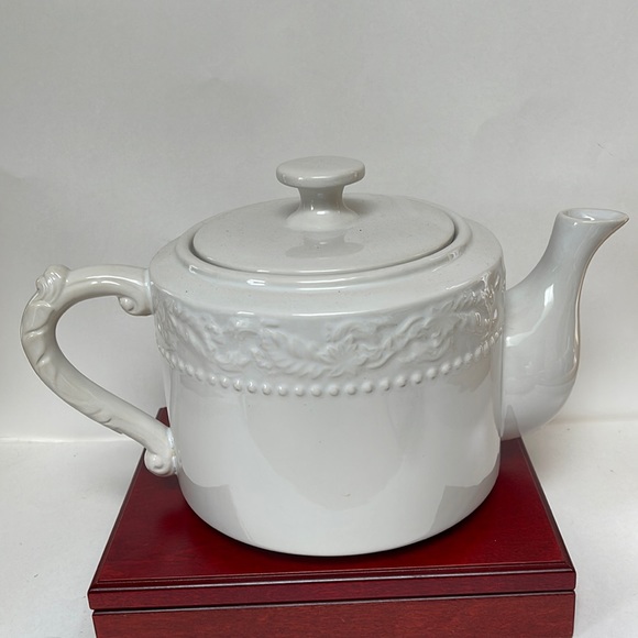 antique reflections Dining Large Service Teapot Antique White Heavy Weight Scroll Design